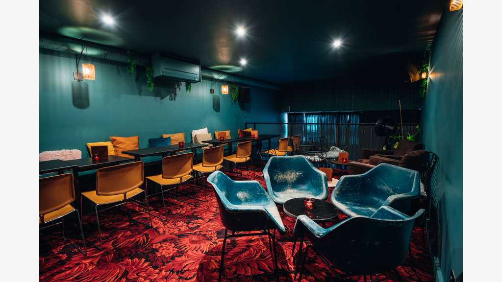 AV bar à cocktails avec Licence IV à paris 75011