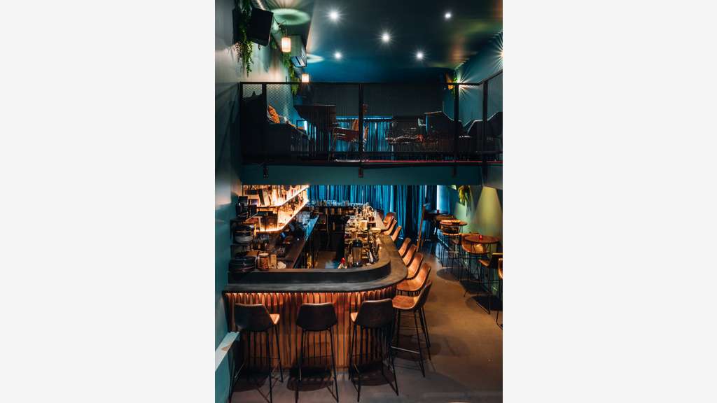 AV bar à cocktails avec Licence IV à paris 75011
