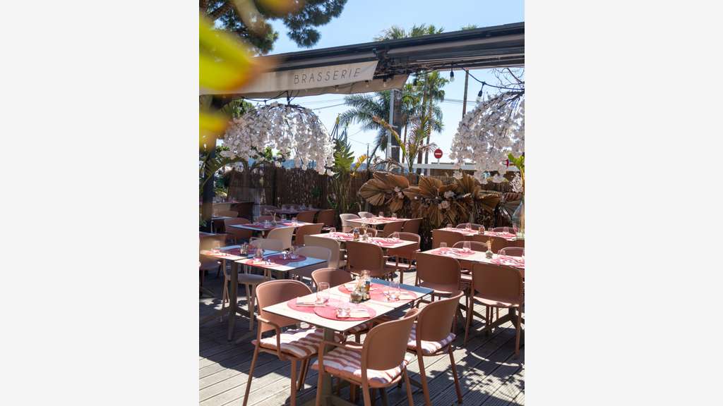 Brasserie à reprendre sur le port de Bandol