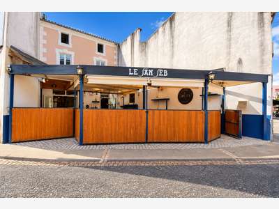 À céder Bar / Afterwork – Patio 65 m²