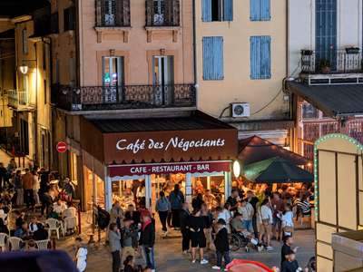 Café restaurant emblématique à reprendre à Oraison