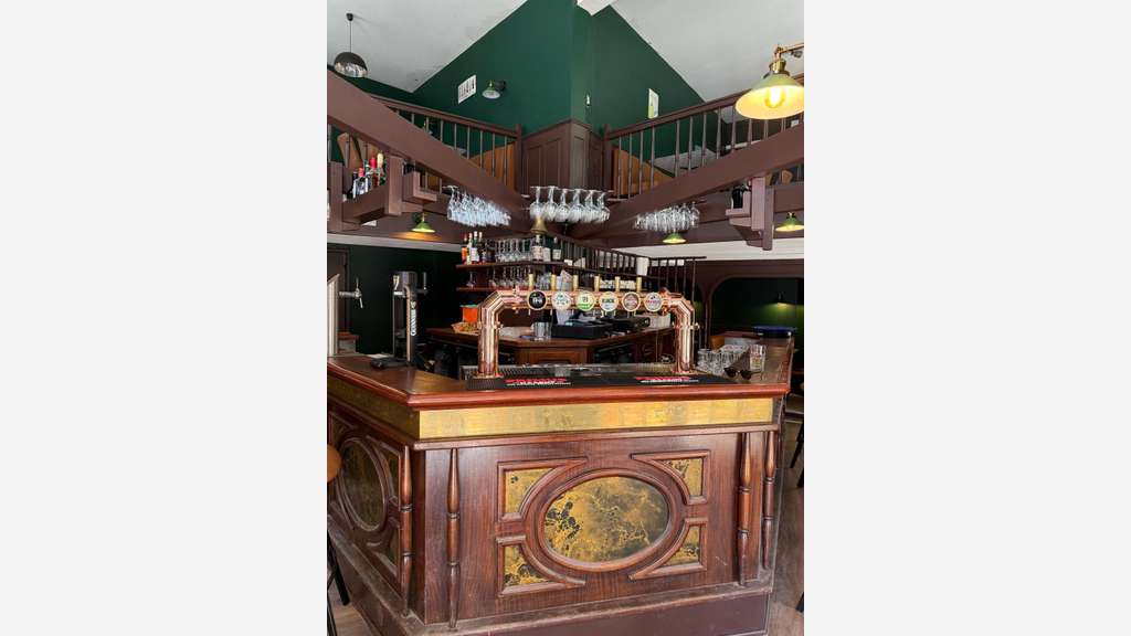 Vente Pub licence IV,fort CA,belle rentabilité