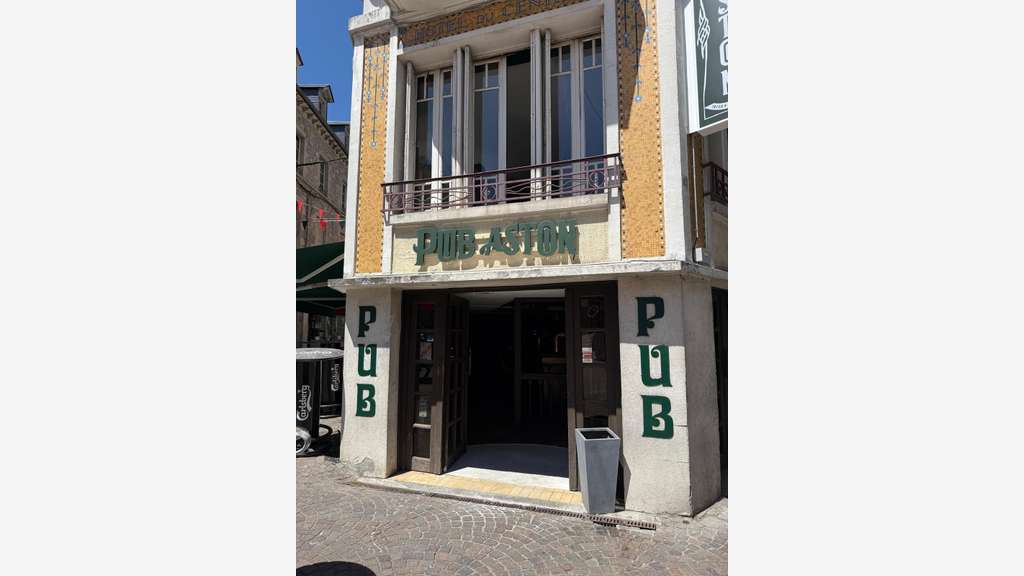 Vente Pub licence IV,fort CA,belle rentabilité