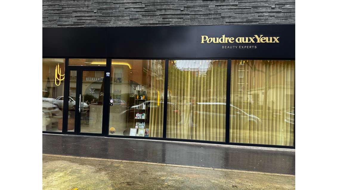 AV institut de beauté salon de coiffure à Asnières