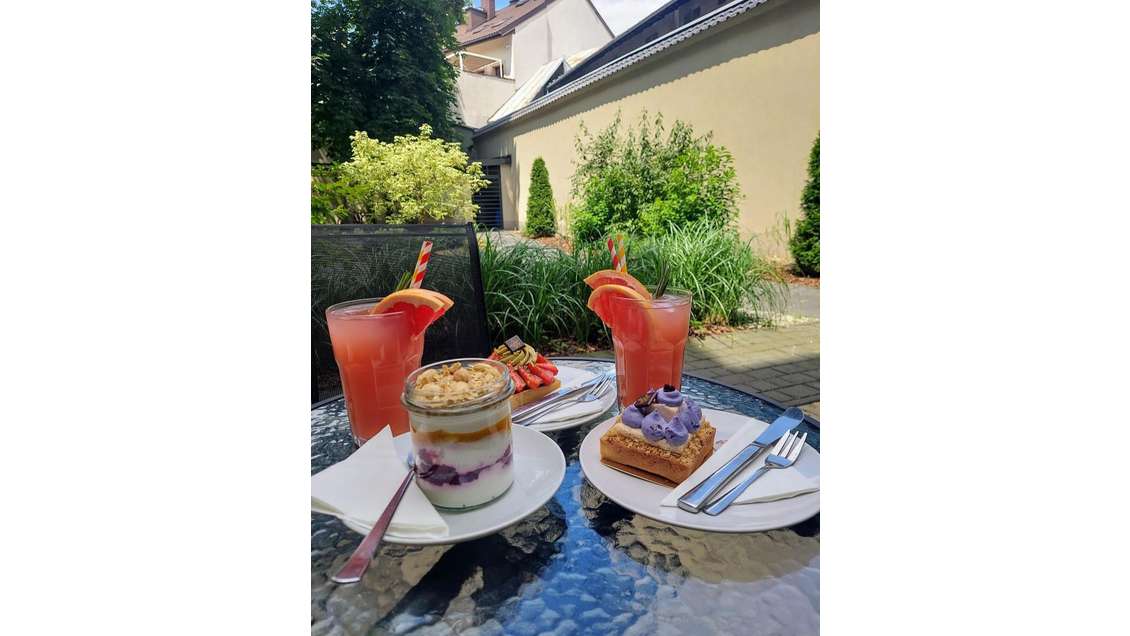 Pâtisserie française, coeur de Cracovie - POLOGNE