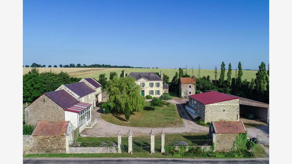 Grande propriété avec complexe de Gîtes