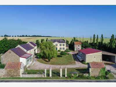 Grande propriété avec complexe de Gîtes
