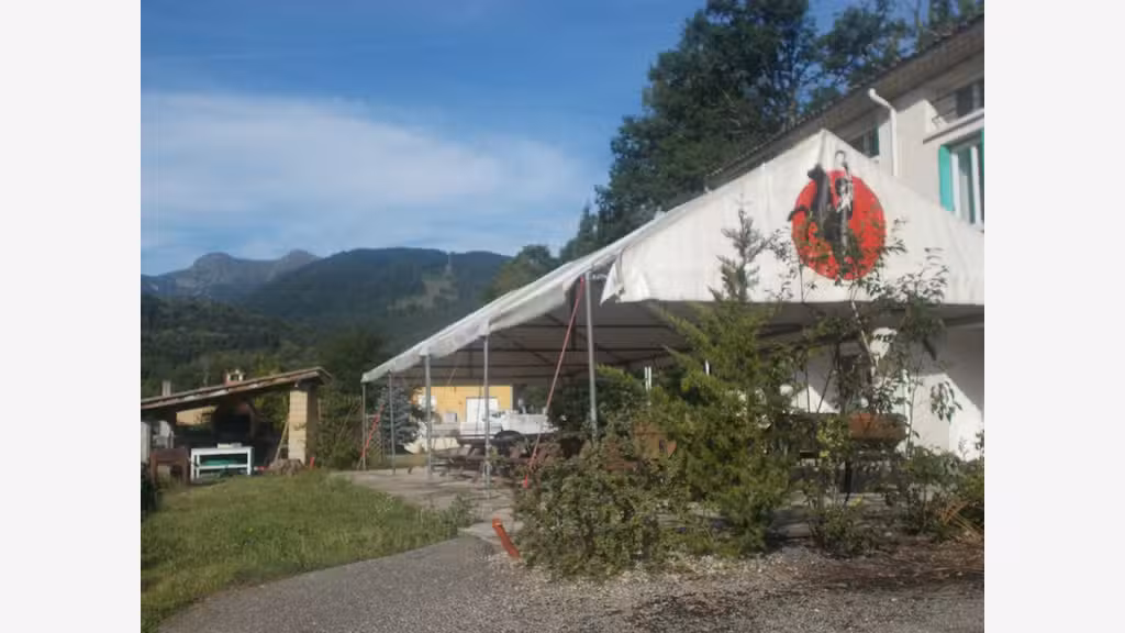 Murs et fonds GÎTE DE GROUPE + MAISON PYRENÉES