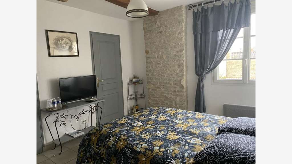 PROPRIÉTÉ TOURISTIQUE – MARAIS POITEVIN – 490 K€