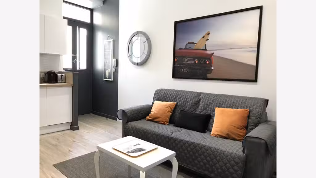 Villa divisée en 8 appartements meublés tourisme