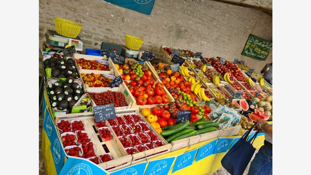 AV banc de marché saisonnier à La Flotte en Ré