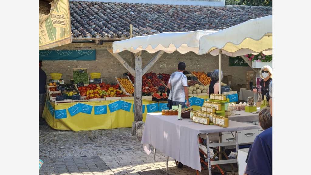 AV banc de marché saisonnier à La Flotte en Ré