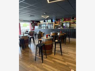 VANDB MARTIGUES - CAVE BAR - 650K€