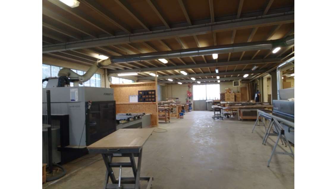 AV atelier et magasin agencements intérieurs 73