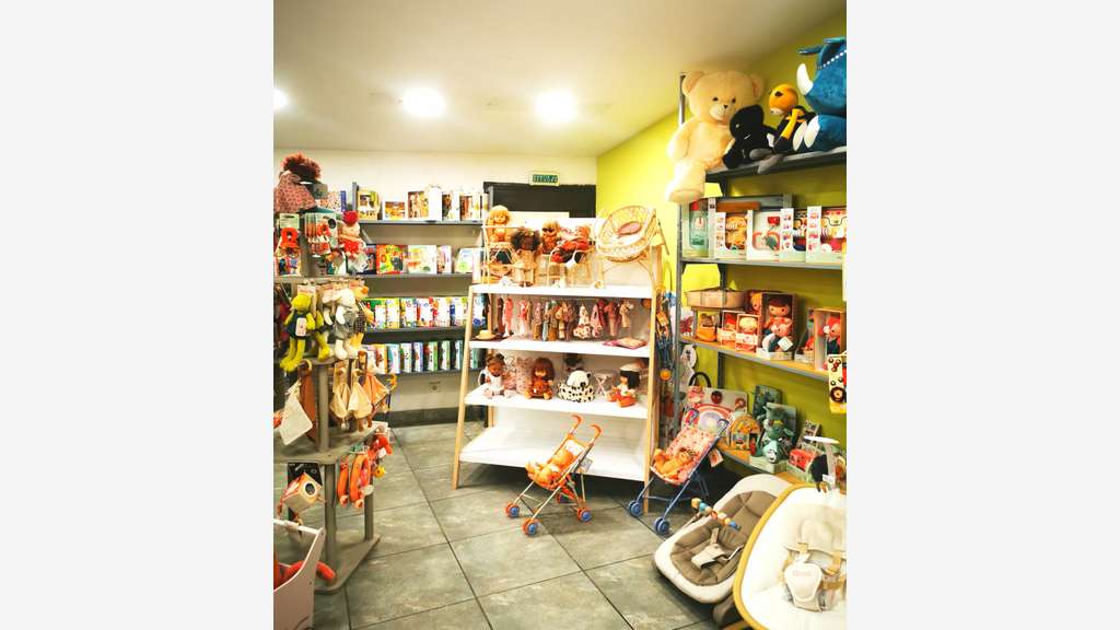AV commerce pour enfant bord de mer en Corse