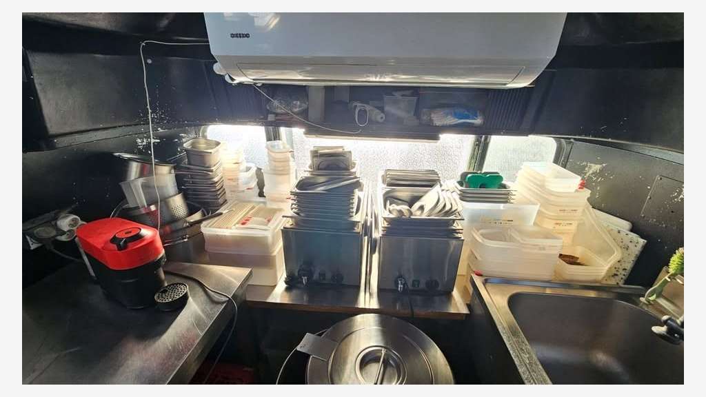 FOOD TRUCK American airstream sovereign 1972
