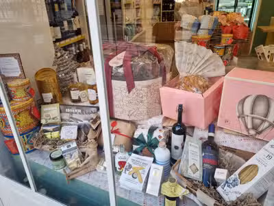 Vente magnifique épicerie traiteur italien à Paris