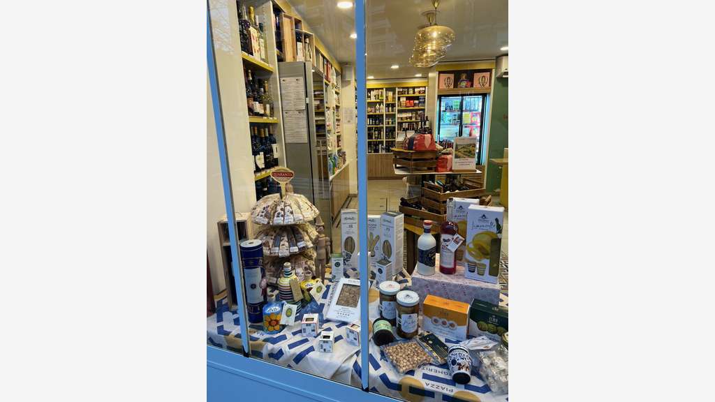 Vente magnifique épicerie traiteur italien à Paris