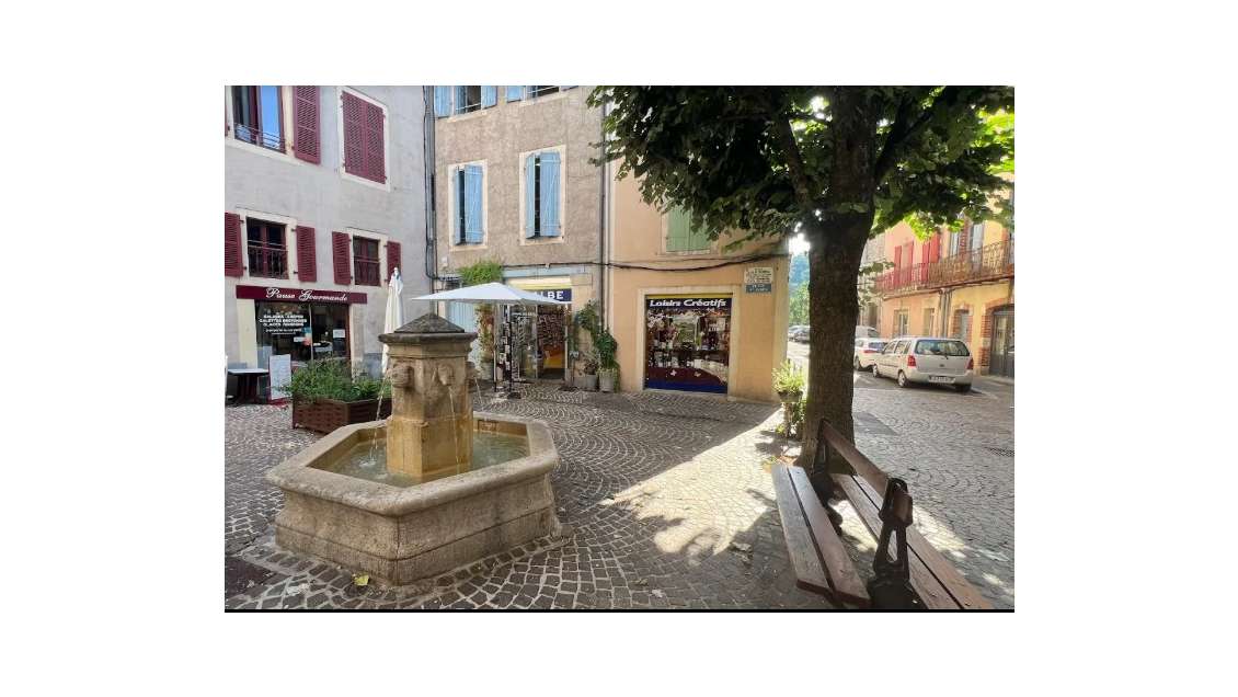 Vente boutique de loisirs créatifs 110m² à Cahors