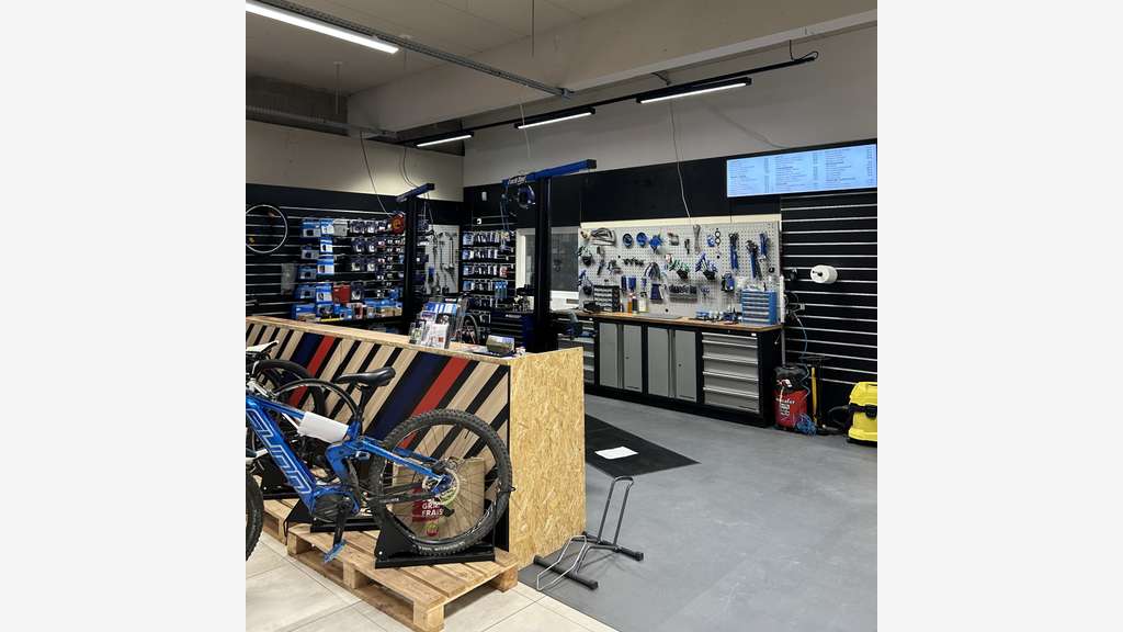 A saisir fonds de commerce cycles au Nord de Lyon