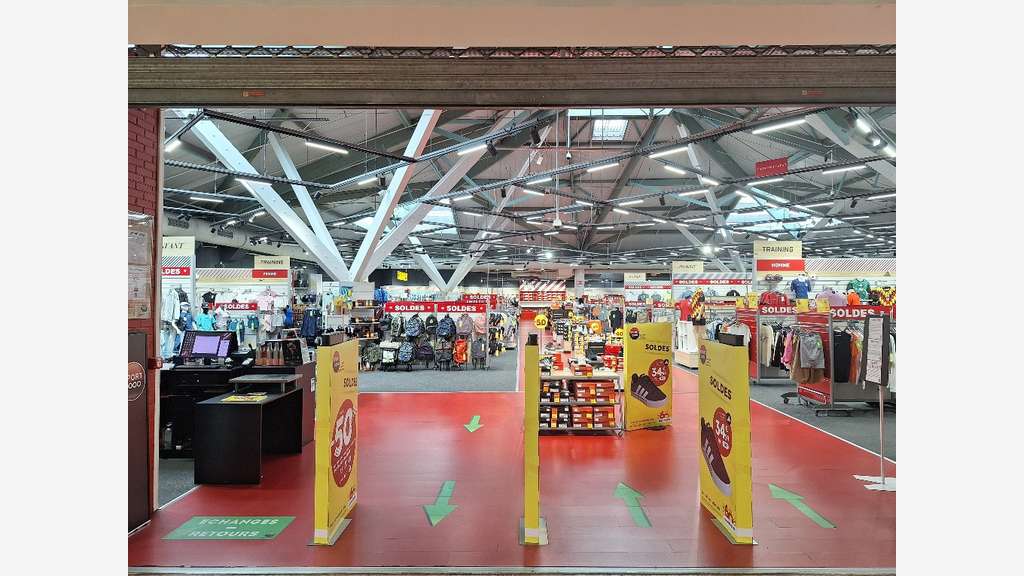 Vente FDC sport 2000 empl stratégique à Eragny
