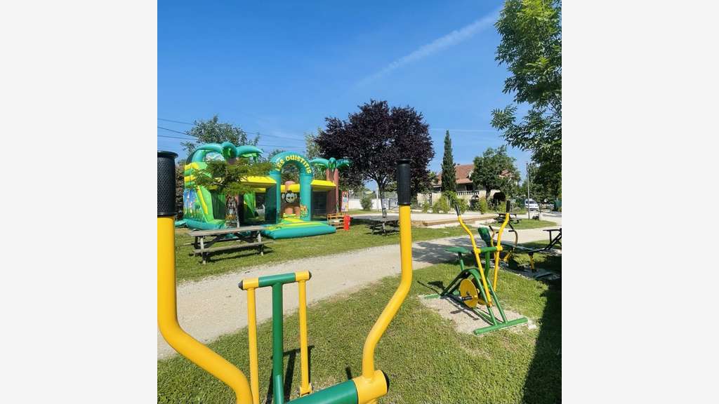Camping 4* Premium Clé en Main (murs et fonds)