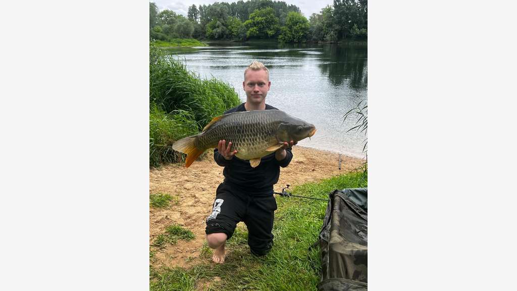 Camping*** JOYAU au bords d'une rivière