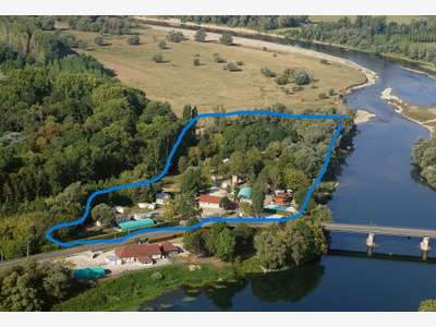 Camping*** JOYAU au bords d'une rivière