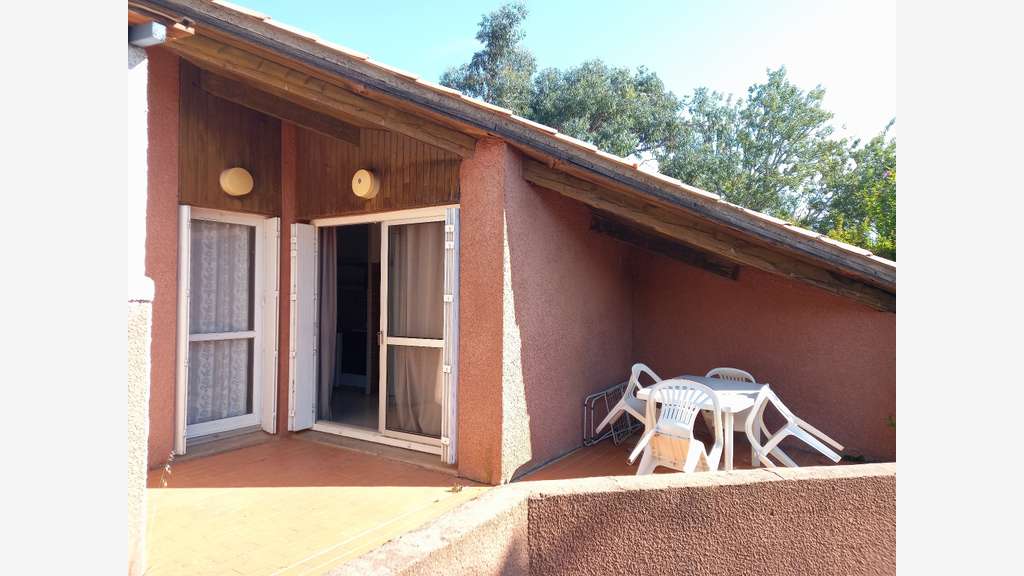 Vente FDC camping - restaurant dans les Corbières