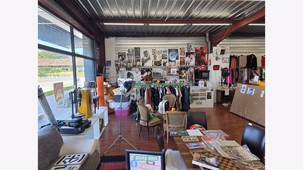 À vendre FDC dépôt-vente 600m² en ZAC à Dole