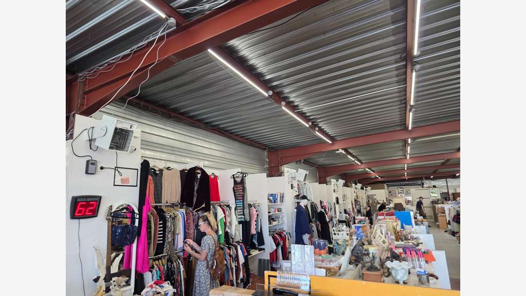 À vendre FDC dépôt-vente 600m² en ZAC à Dole