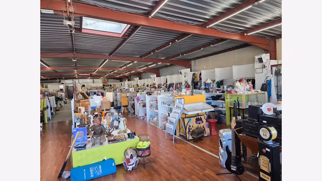 À vendre FDC dépôt-vente 600m² en ZAC à Dole
