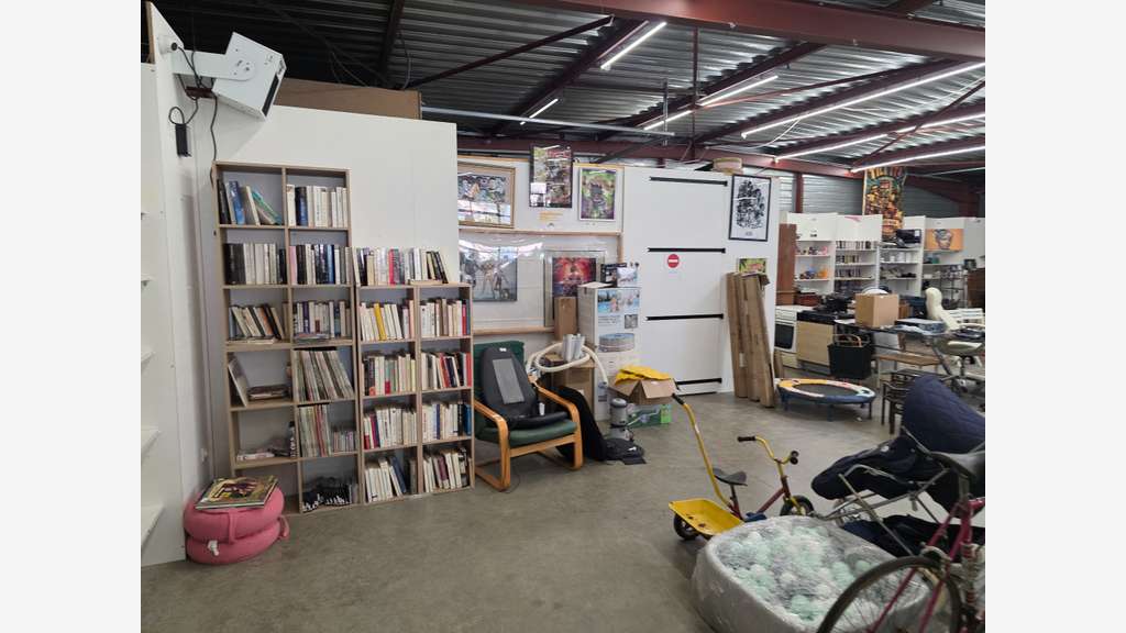 À vendre FDC dépôt-vente 600m² en ZAC à Dole
