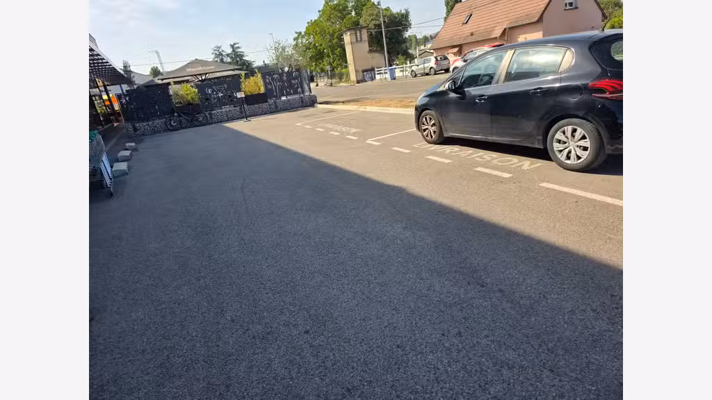 À vendre FDC dépôt-vente 600m² en ZAC à Dole