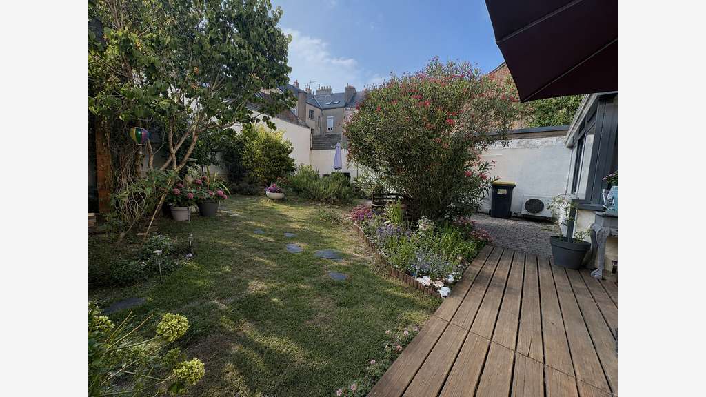 Vente hôtel ** à Nantes avec grande partie privée