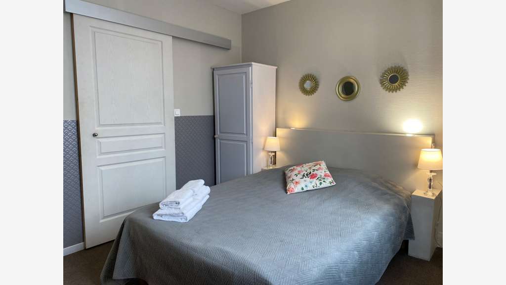 Vente hôtel ** à Nantes avec grande partie privée