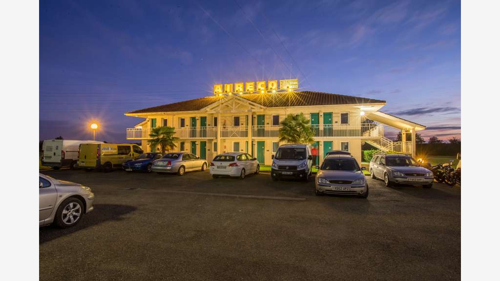 Hôtel avec extension validée 200 chambres