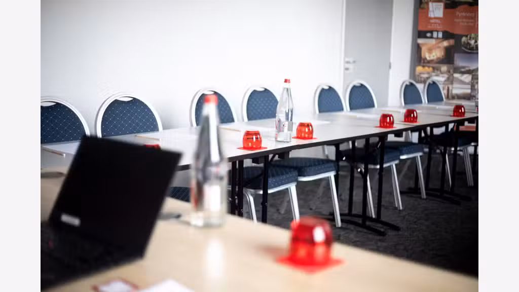 Hôtel*** bureau rentable 54 chambres – EBE 215 K€.