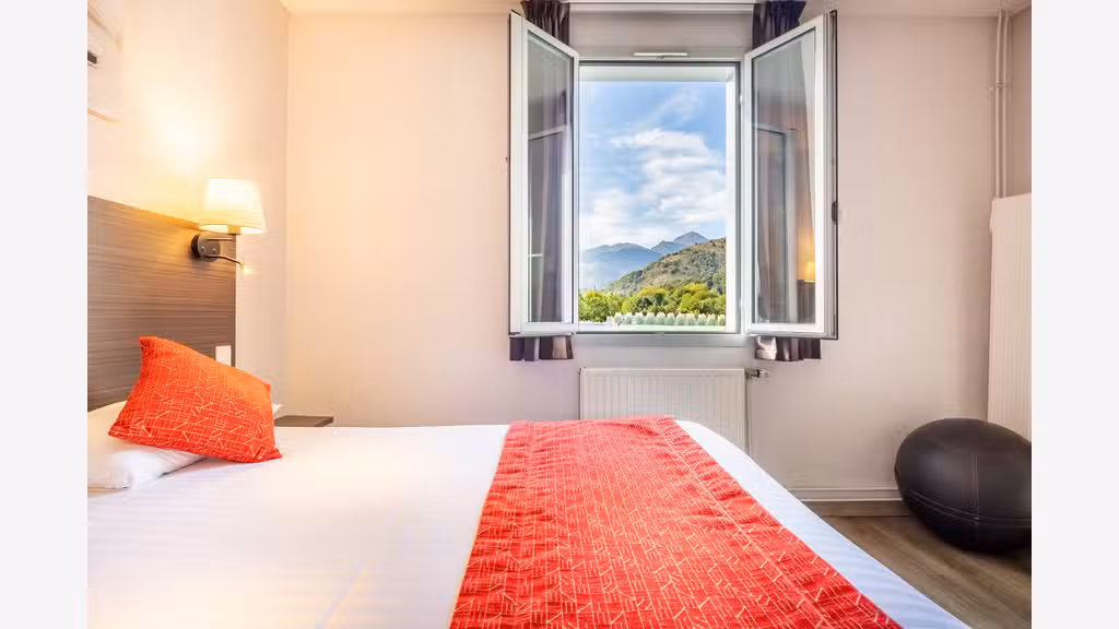Hôtel*** bureau rentable 54 chambres – EBE 215 K€.
