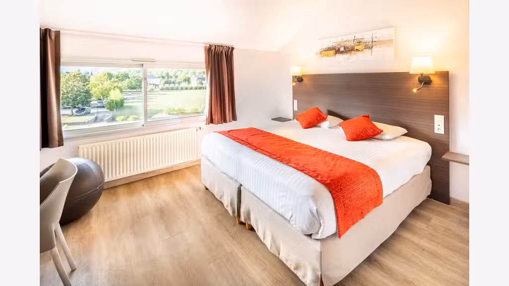 Hôtel*** bureau rentable 54 chambres – EBE 215 K€.