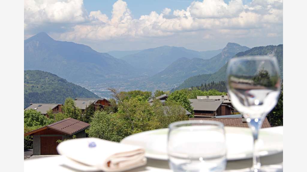 A vendre hôtel restaurant au Grand Massif 74