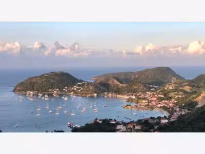 A vendre hôtel sur la plage, emplacement unique