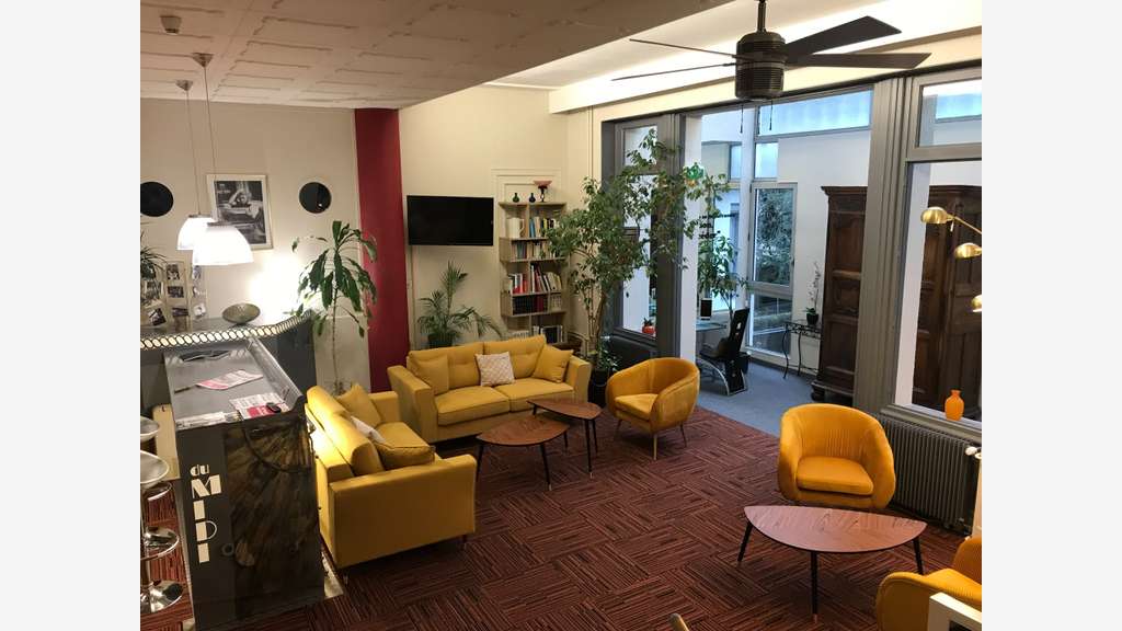 Murs et fonds hôtel bureau à vendre à St Etienne