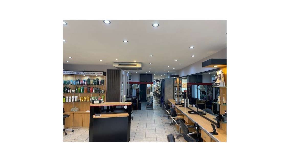 A vendre salon coiffure au coeur Breuillet