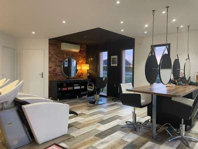 Vente salon de coiffure dans village dynamique 71