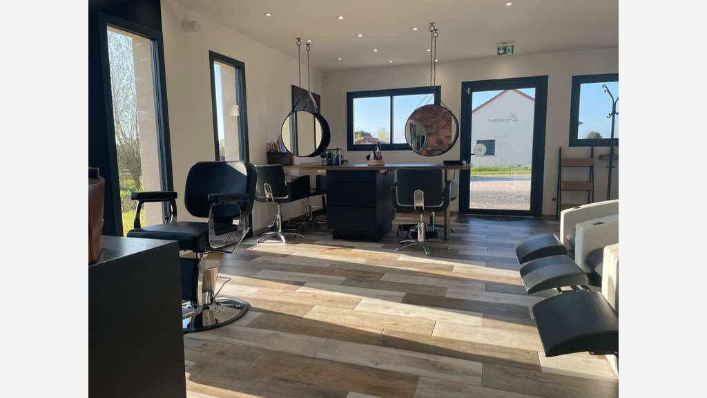 Vente salon de coiffure dans village dynamique 71