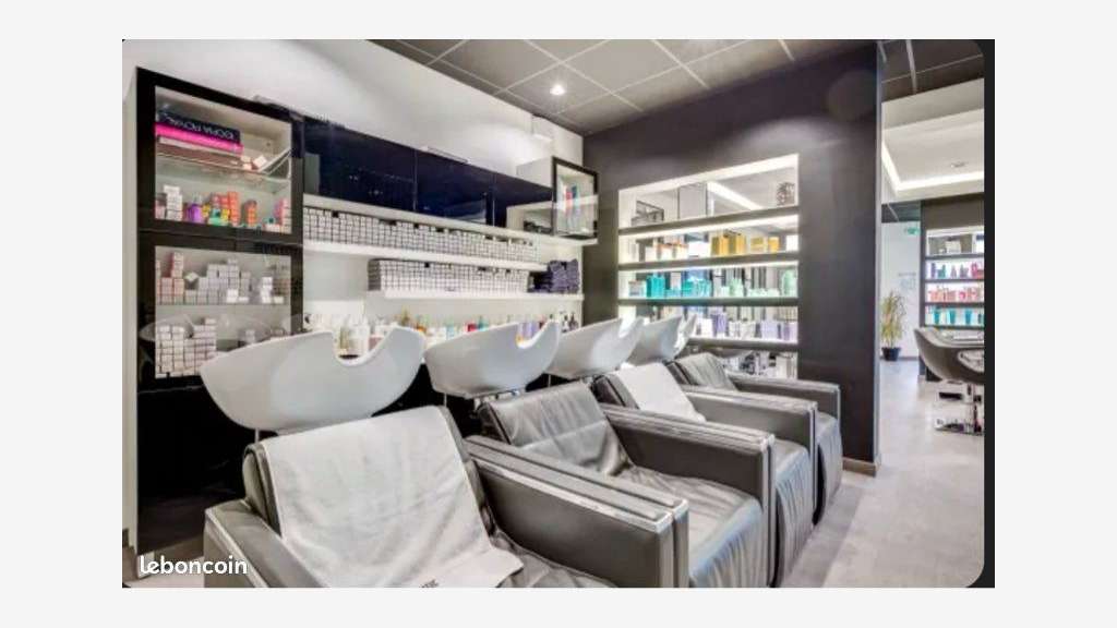 AV salon de coiffure par abonnement à Mérignac