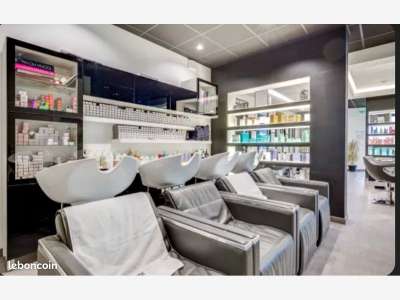 AV salon de coiffure par abonnement à Mérignac