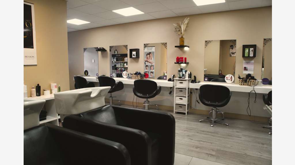 Salon de coiffure à vendre à Montgermont fond & mu