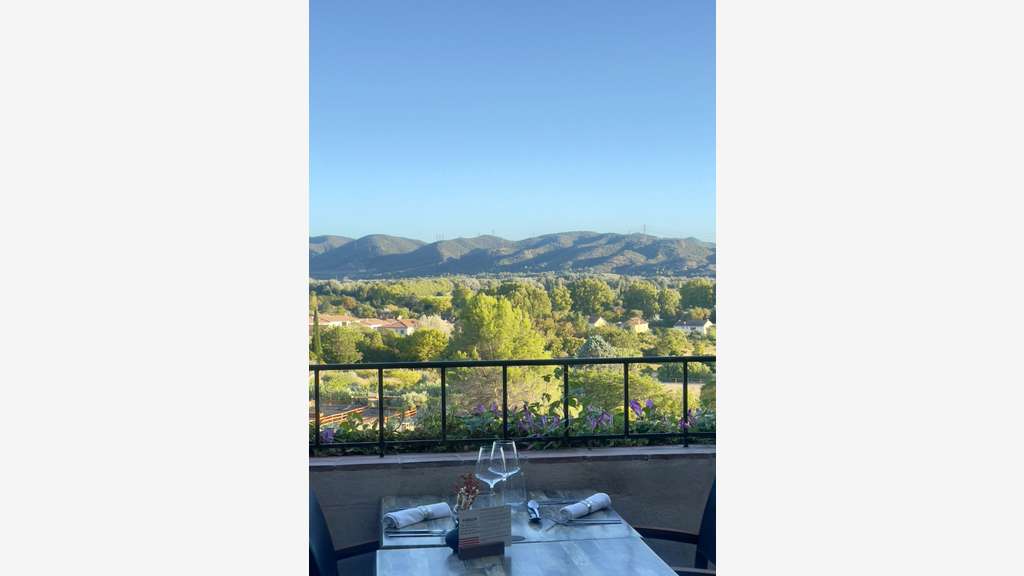 AV restaurant avec terrasse panoramique Luberon